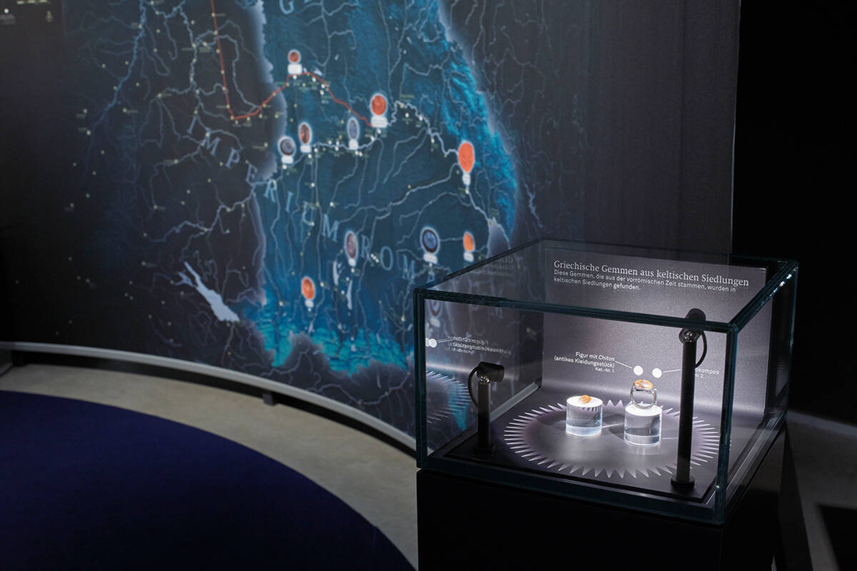 Auf einer Karte waren alle Fundgemmen der Ausstellung verzeichnet.
