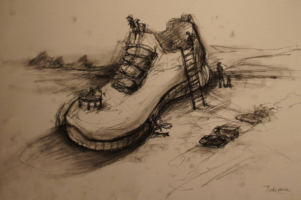Vorstudie einer Schüler: Zu Beginn des Kurses hatte Macaulay die SchülerInnen aufgefordert, einen Schuh auszuziehen und diesen aus ungewöhnlicher Perspektive zu zeichnen.