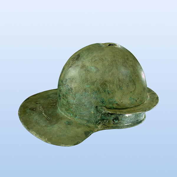 Artikelbild zum Objekt des Monats Mai 2026: Römischer Helm aus Burlafingen. © ASM